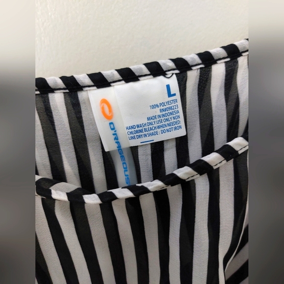 Large Dressy Black and White Shoulderless Blouse by O'Rageous NWT - Picture 4 of 4